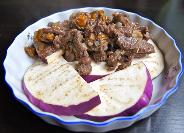 Баклажаны с обжаренным мясом