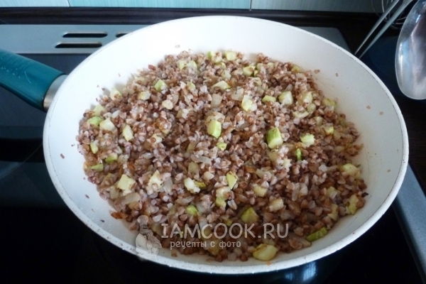 Готовая гречневая каша с кабачком