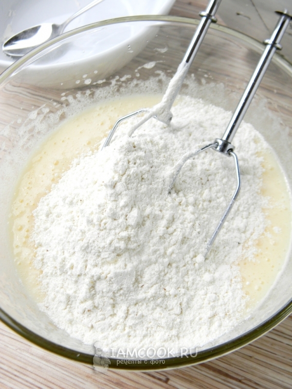 Всыпать сухие ингредиенты