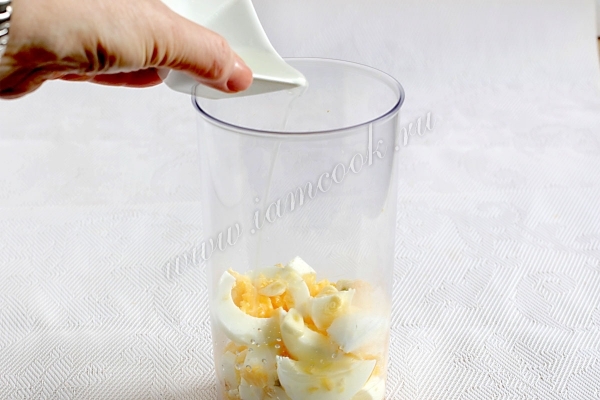 Добавить лимонный сок