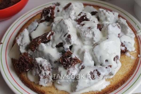 Полить торт кремом