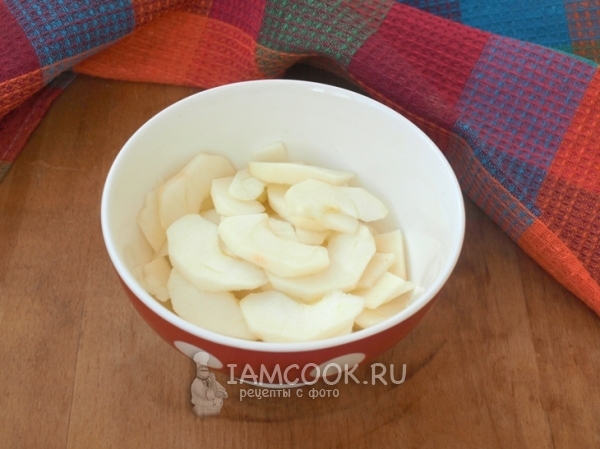 Яблоки порезанные