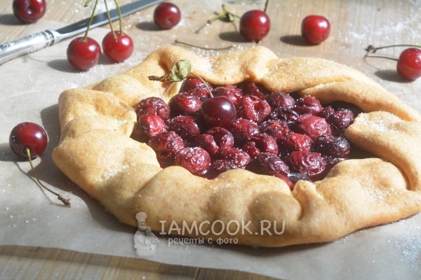 Фото творожной галеты с вишней