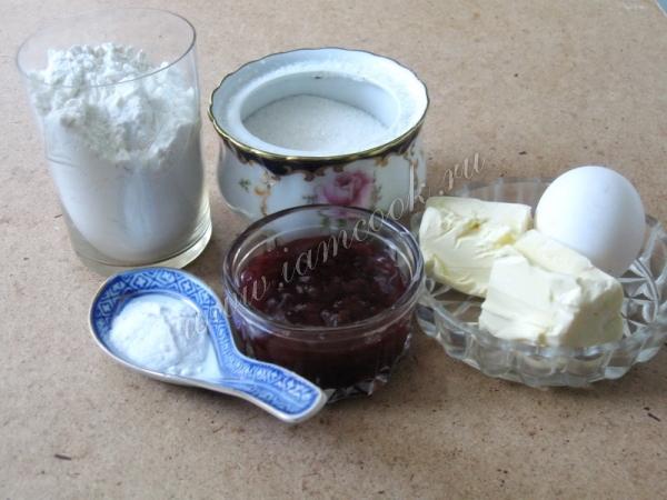 Ингредиенты для тертого пирога