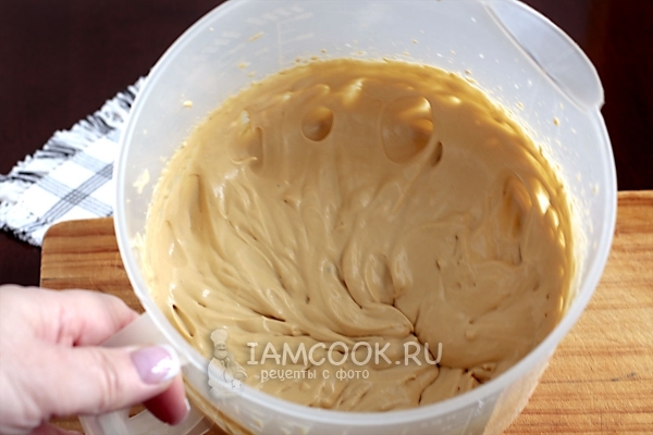 Взбить сливки со сгущенкой