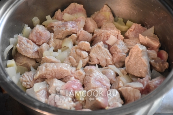 Положить мясо