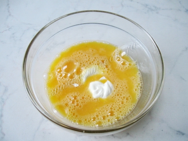 Яйца со сметаной