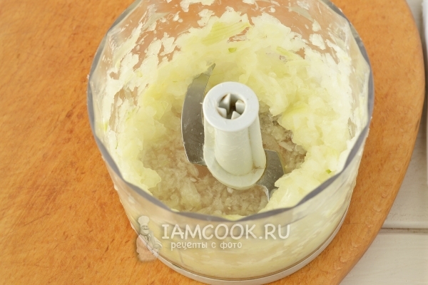 Измельчить лук
