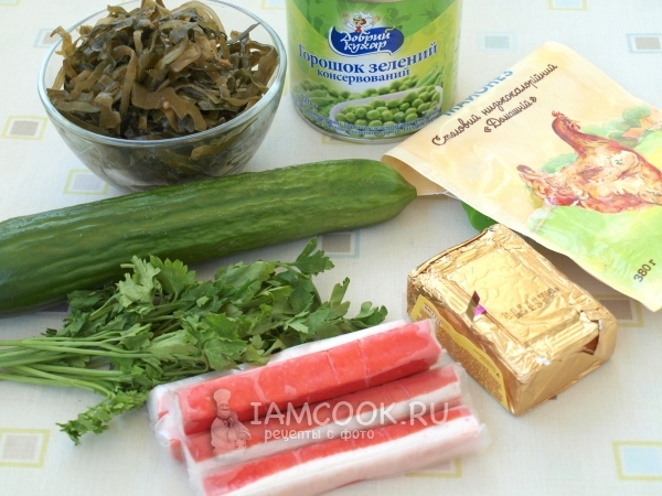 Ингредиенты для крабового салата с морской капустой