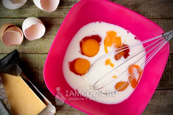 Яйца с молоком