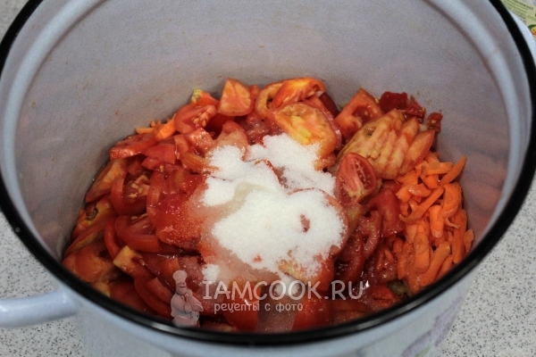 Всыпать соль и сахар