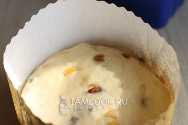 Переложить тесто в форму