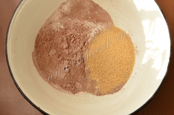 Мука с какао и сахаром