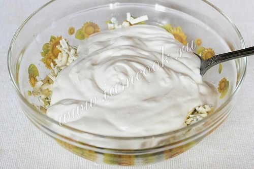 Готовим соус Блю Чиз