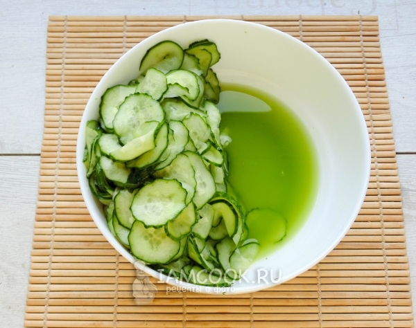 Отжать огурцы