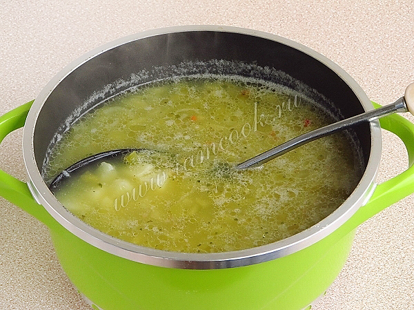 Варим рассольник со свиными почками