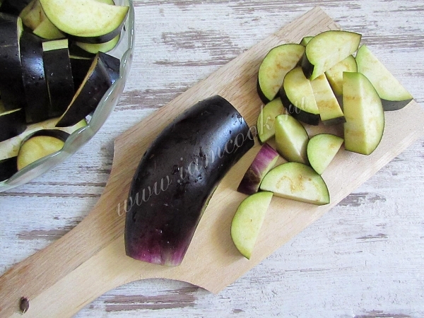 Баклажан дольками