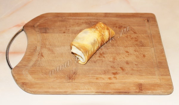 Завернутый блинчик с начинкой