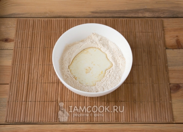 Влить молоко