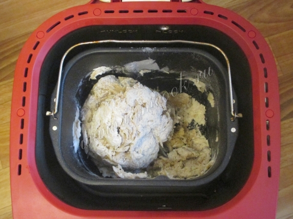 Замес теста для гречневого хлеба