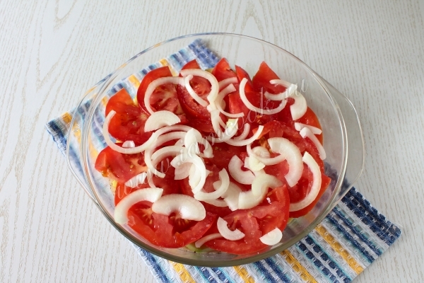 Выложить лук