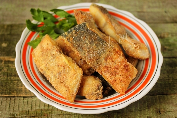 Жареный пангасиус в панировке