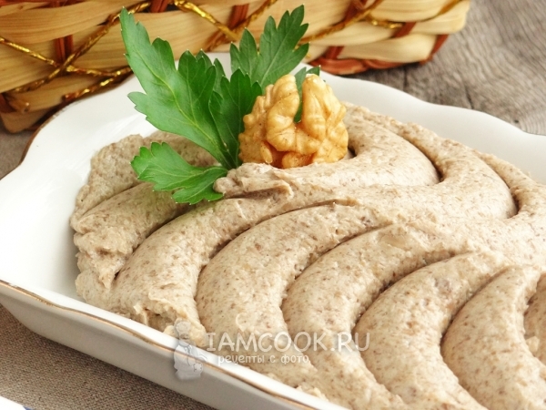 Паштет из шампиньонов с грецкими орехами