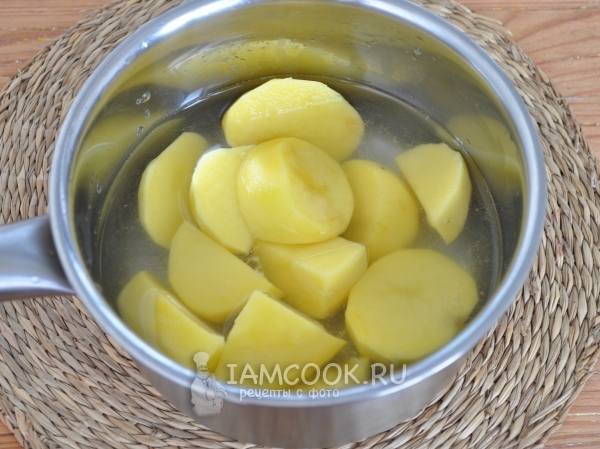 Отварить картофель