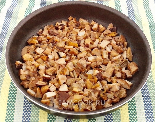 Обжарить грибы