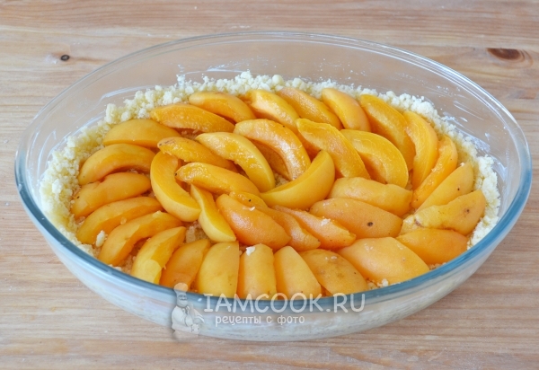 Положить абрикосы