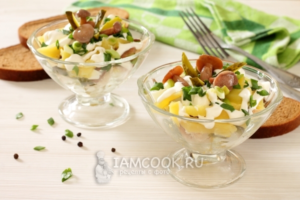 Фото салата «Дубок» с курицей и грибами