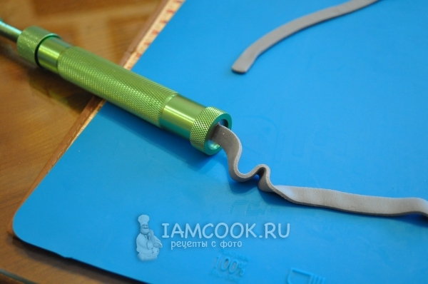 Сделать серую полоску из мастики