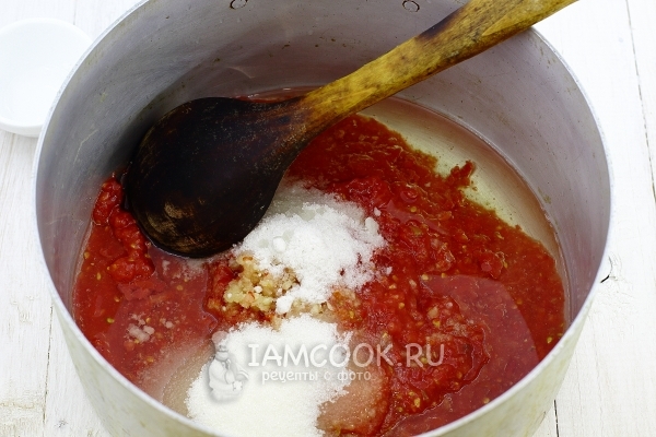 Добавить соль, масло и сахар