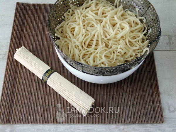 Сварить лапшу