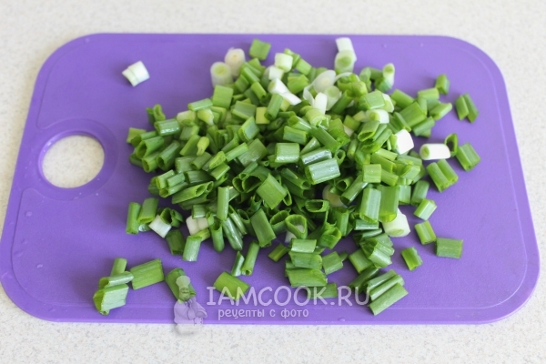 Порезать зеленый лук
