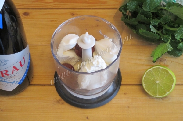 Мороженное с клубникой