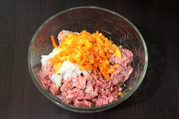 Мясной фарш с рисом и обжаркой