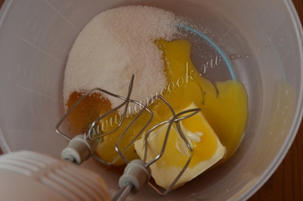 Готовим тесто для пирога