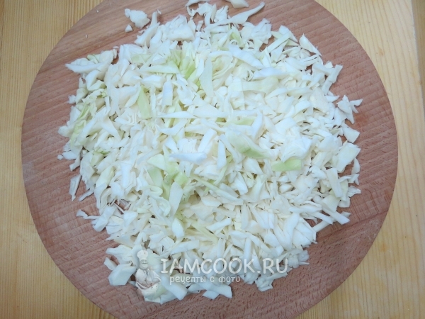 Нарезать капусту