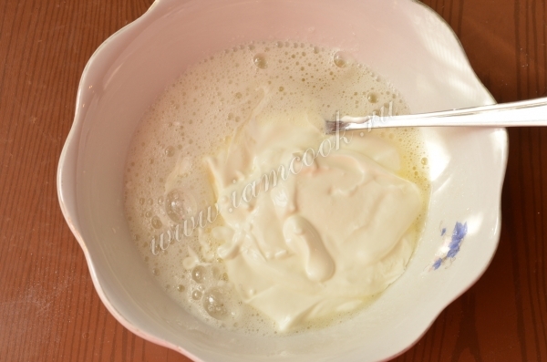 Сметанный крем для пирога из ревеня