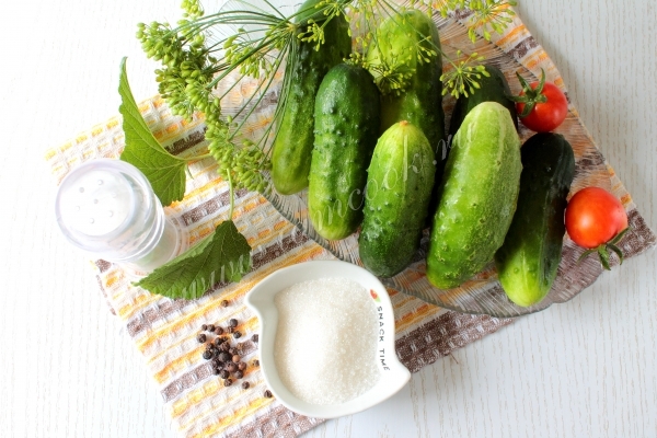 Ингредиенты для соления огурцов на зиму