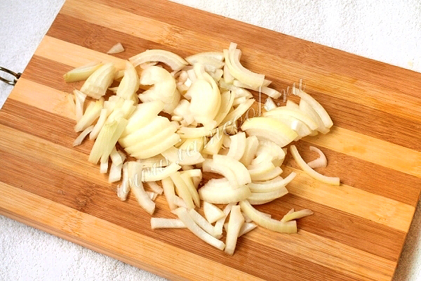 Резанный репчатый лук