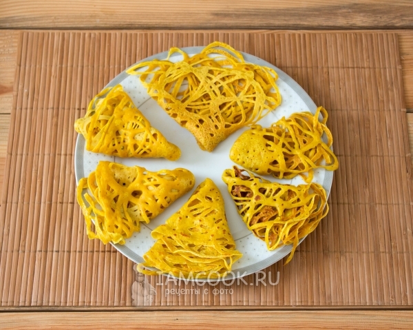 Сложить блинчики в форме треугольника