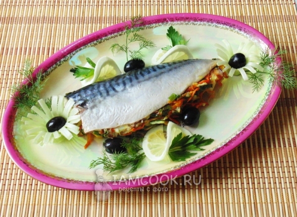 Фото скумбрии запеченной с овощами в фольге