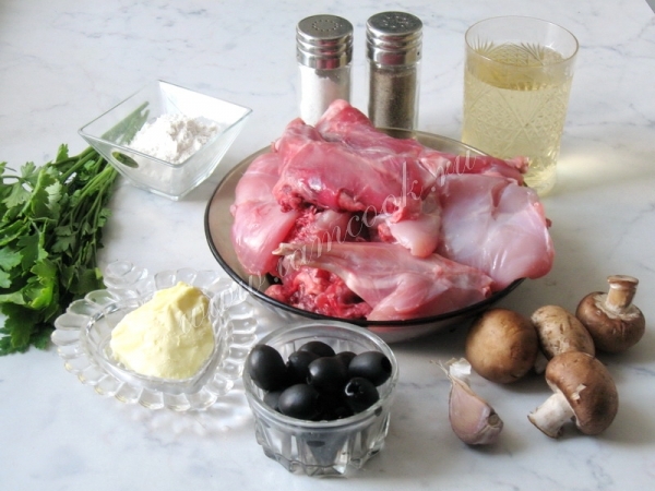 Ингредиенты для тушения кролика в белом вине