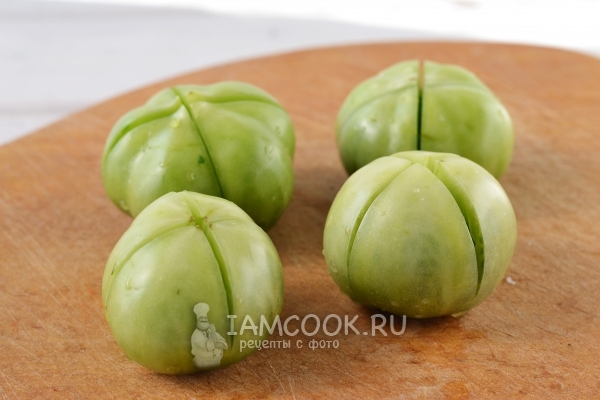 Сделать на помидорах надрезы