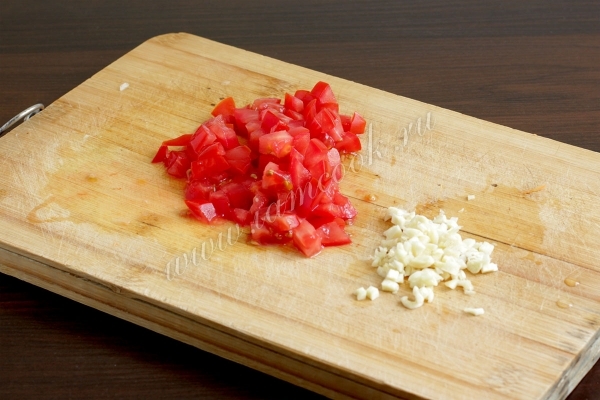 помидор и чеснок