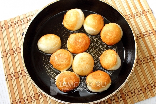 Пожарить пончики