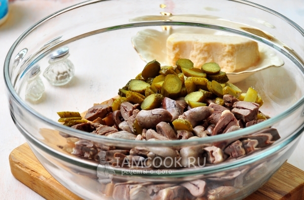 Добавить огурцы