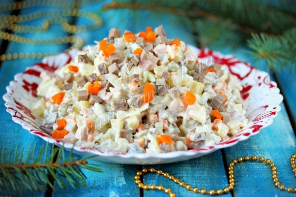 Рецепт салата Оливье с языком